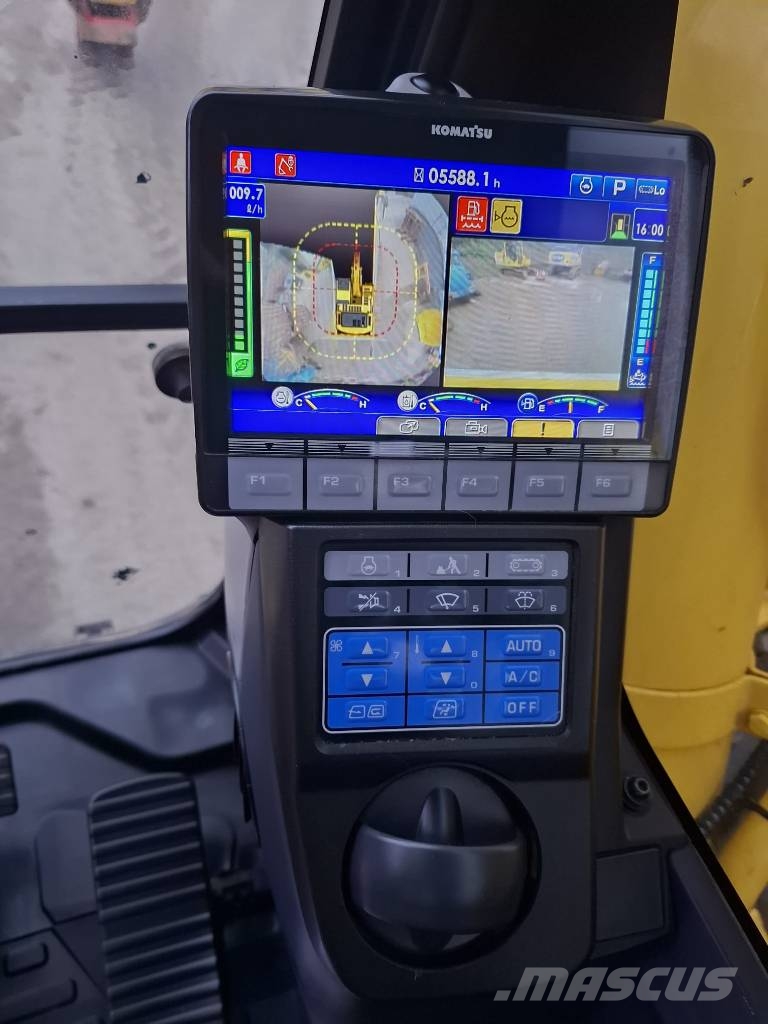 Komatsu PC240LC-11E0 Excavatoare pe șenile
