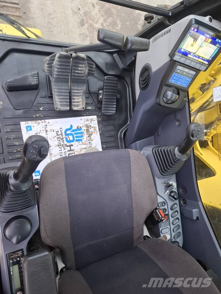 Komatsu PC240LC-11E0 Excavatoare pe șenile
