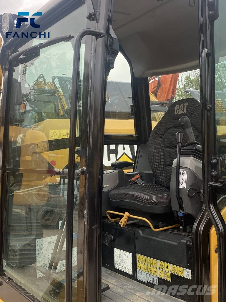 CAT 302 CR Mini bagri <7t