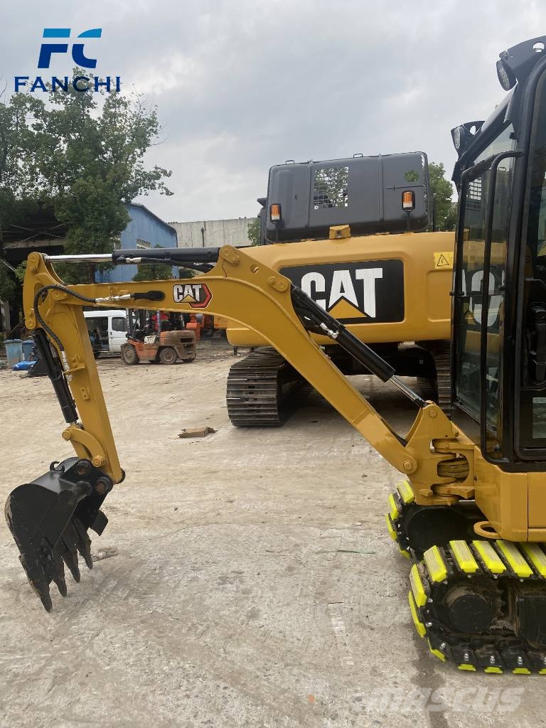 CAT 302 CR Mini bagri <7t