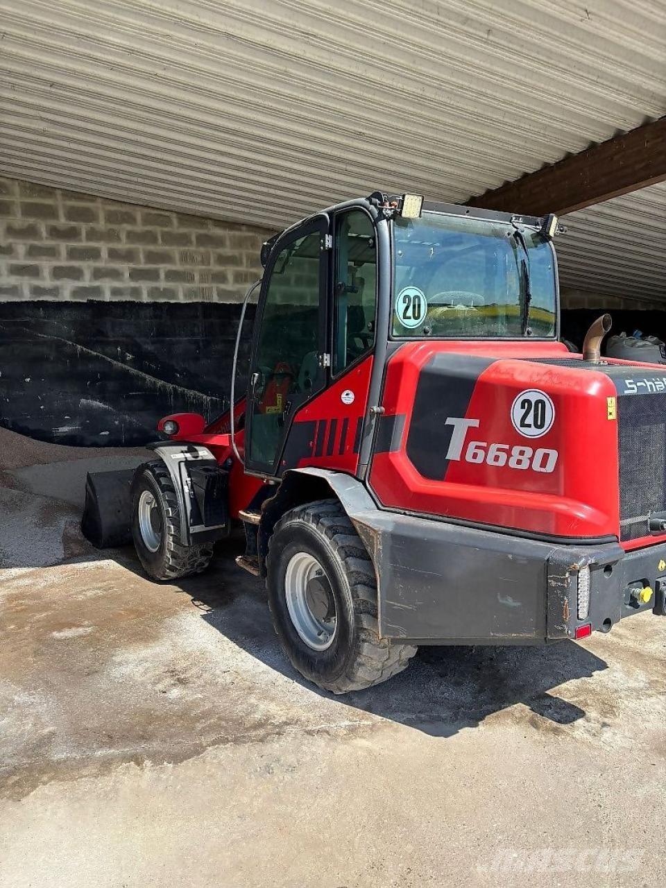 Schäffer T6680 Ön yükleyici ve kazicilar