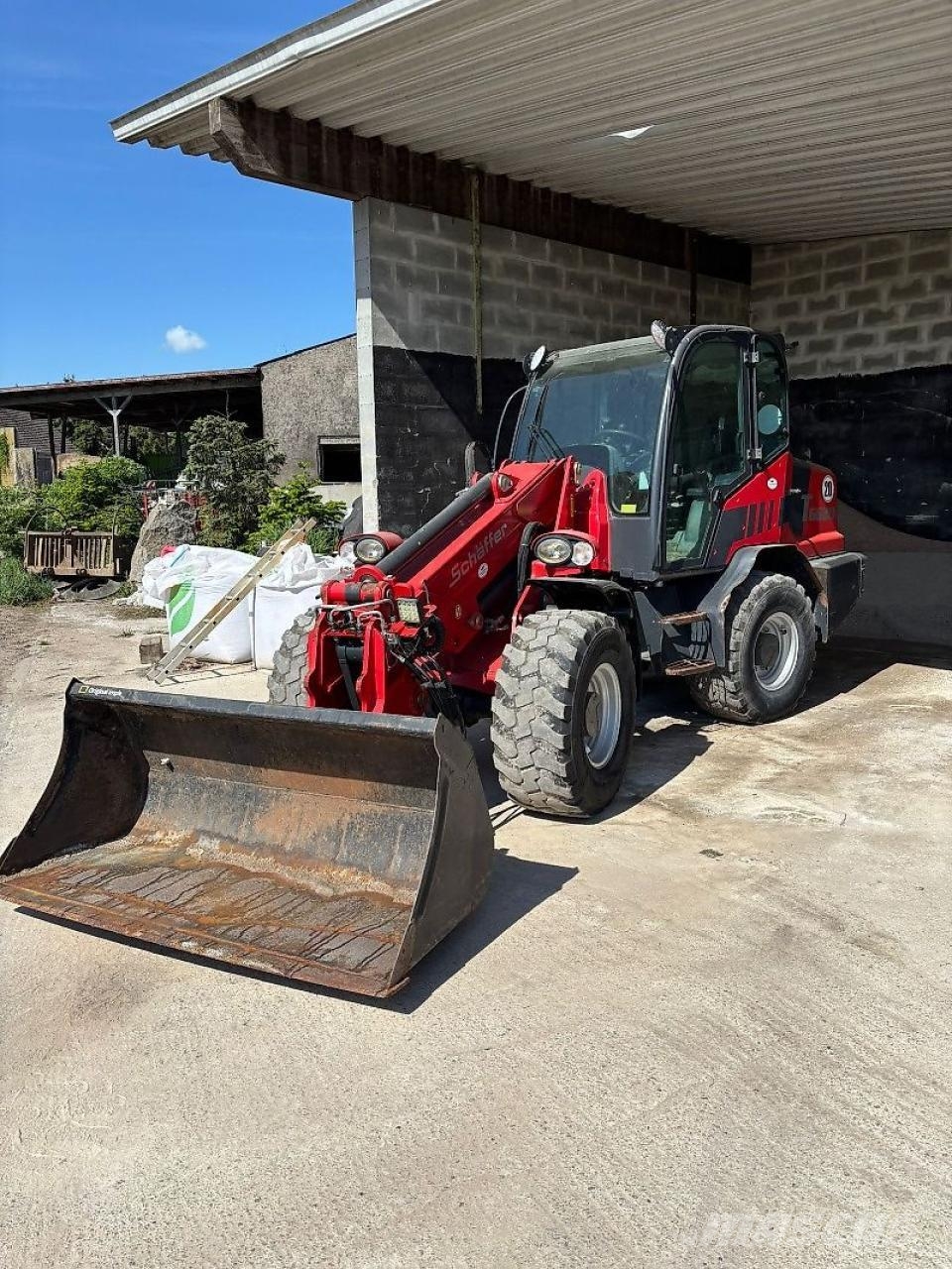 Schäffer T6680 Ön yükleyici ve kazicilar
