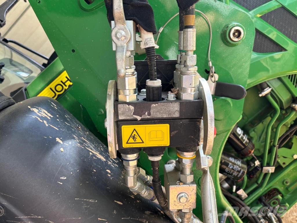 John Deere 5100 M Traktorit