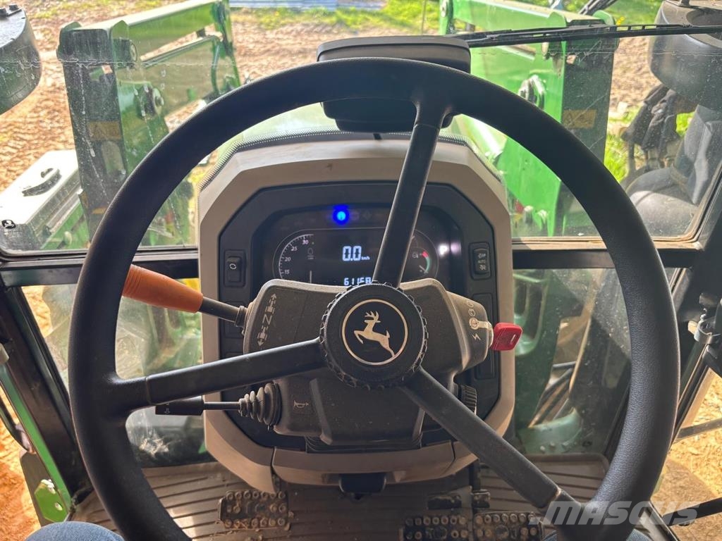 John Deere 5100 M Traktorit