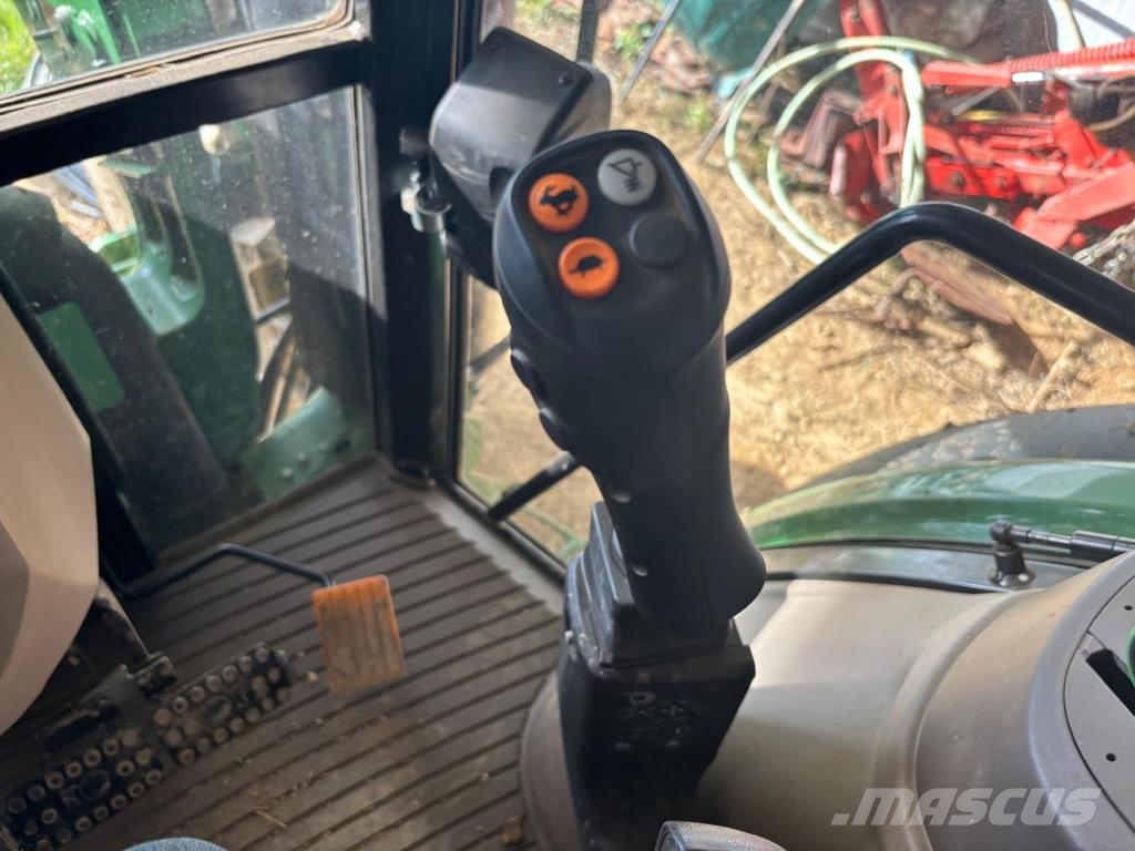 John Deere 5100 M Traktorit