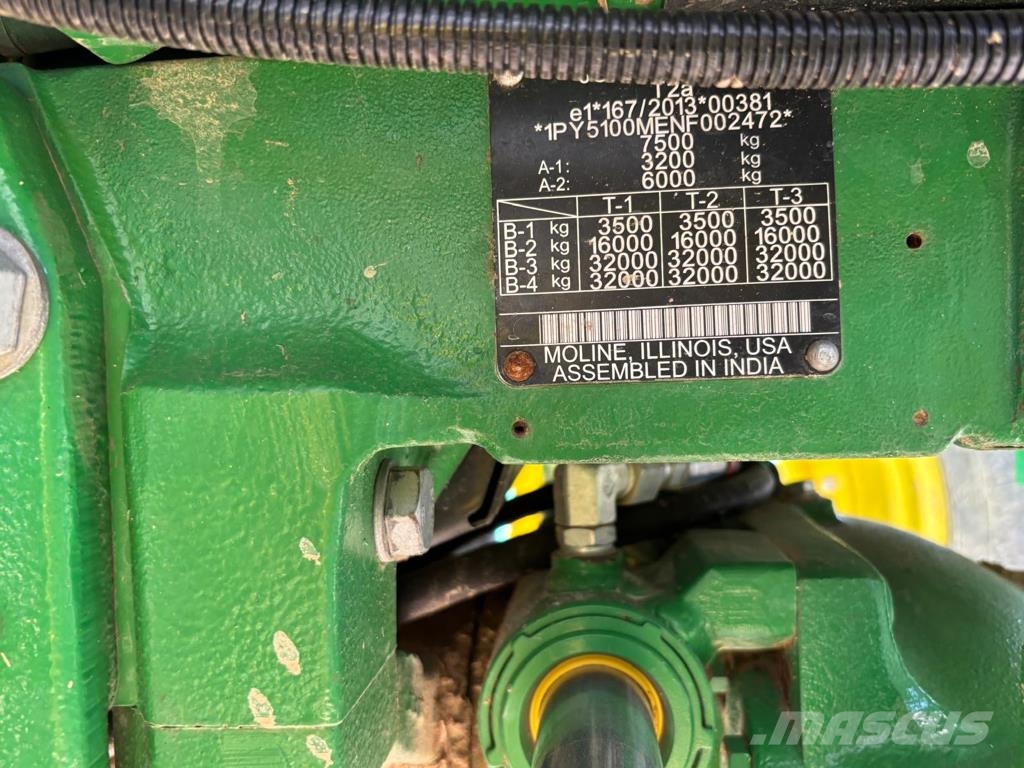 John Deere 5100 M Traktorit