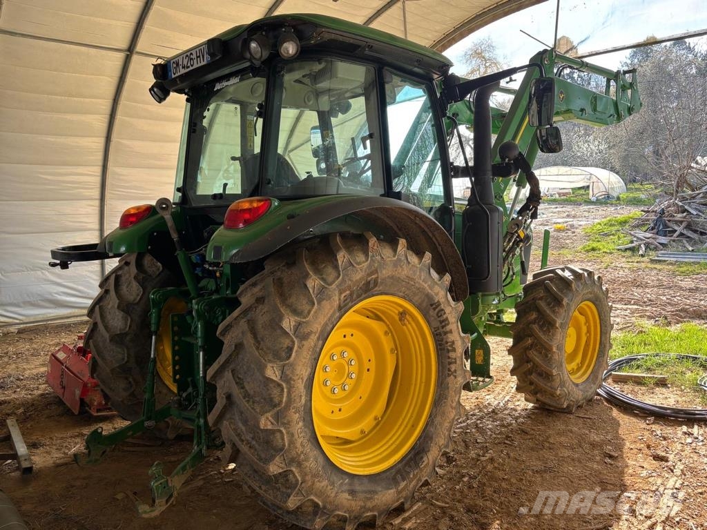 John Deere 5100 M Traktorit