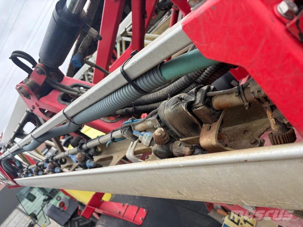 Vicon iXTrack B36 Tažené postřikovače