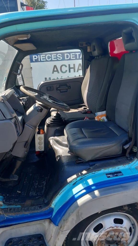 Nissan CABSTAR 45.13 شاحنات مزدوجة / خلخلة