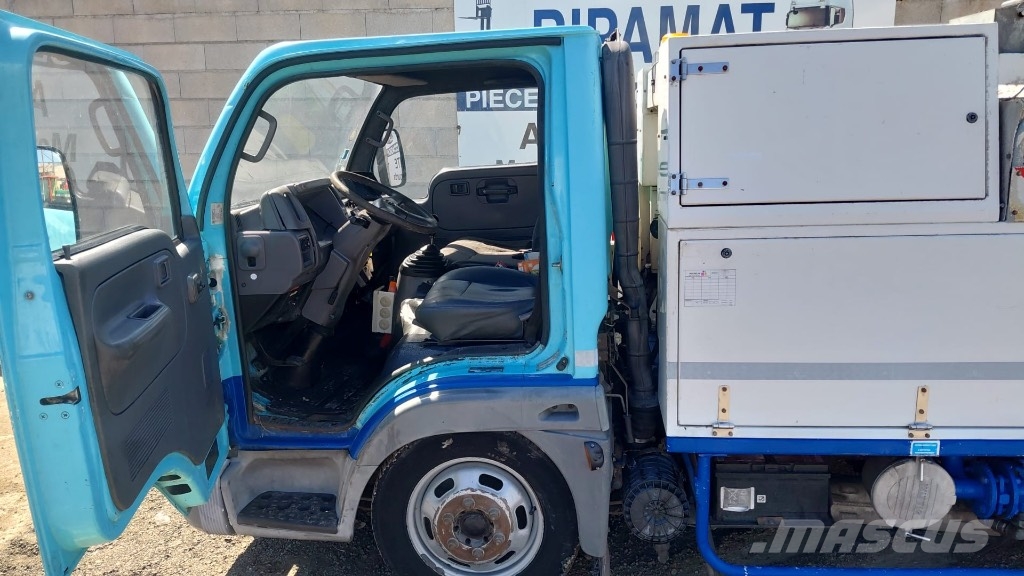 Nissan CABSTAR 45.13 شاحنات مزدوجة / خلخلة