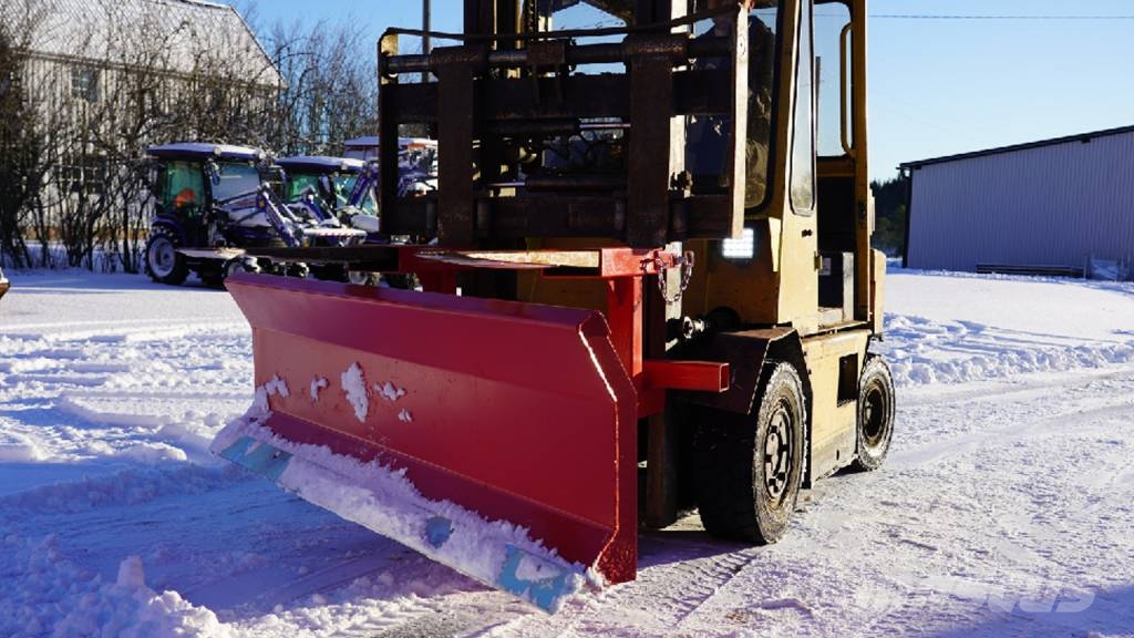IM FRONTBLAD TRUCK MEKANISK HÖG Overige tweedehands voorzetapparatuur en componenten