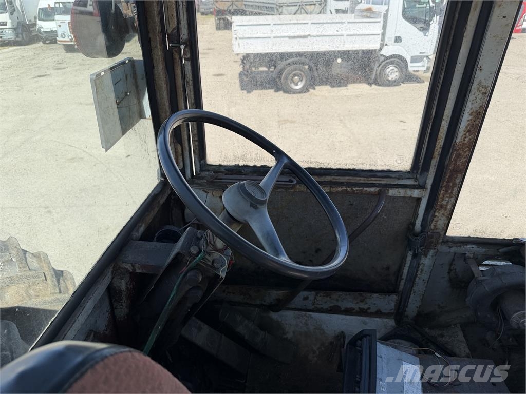 VIN 411 - LIAZ ST180 N čelný nakladač 4x4 VIN 411 Čelné nakladače a rýpadlá