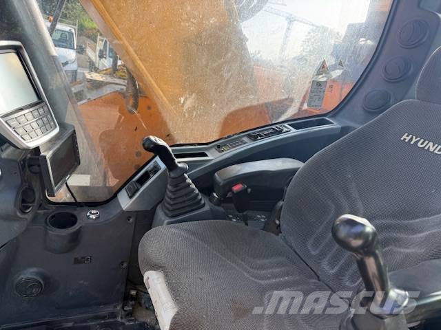 Hyundai HX 235 LCR Rupsgraafmachines