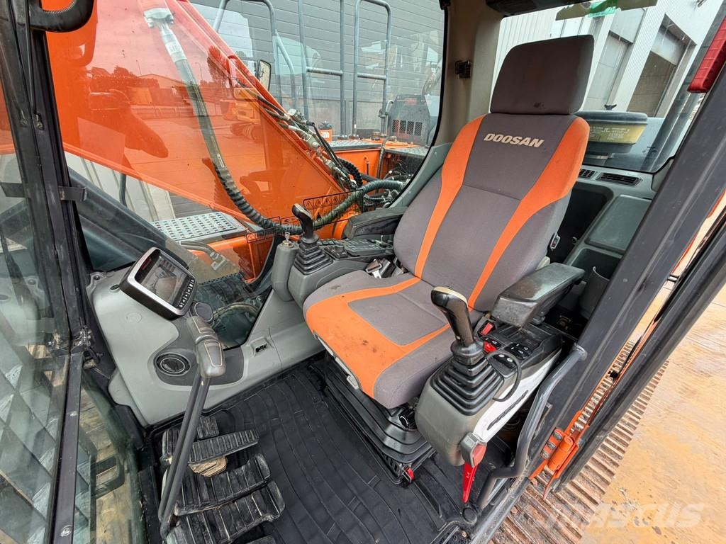 Doosan DX235NLC-5 Excavadoras sobre orugas