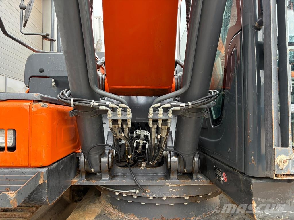 Doosan DX235NLC-5 Excavadoras sobre orugas