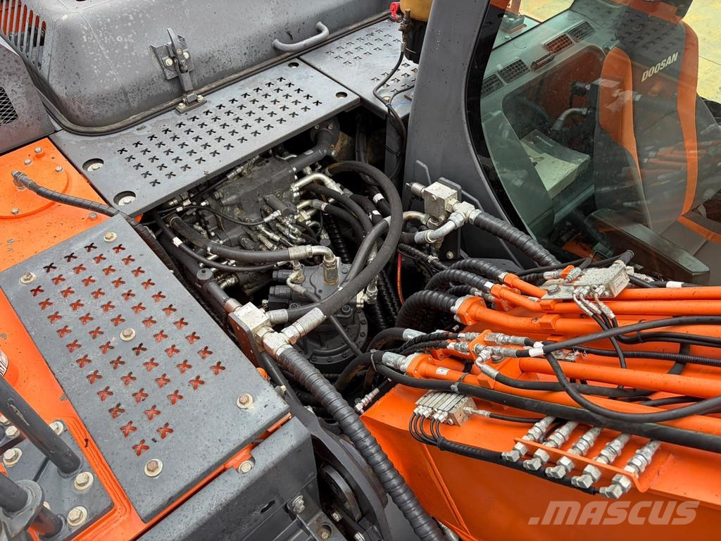 Doosan DX235NLC-5 Excavadoras sobre orugas