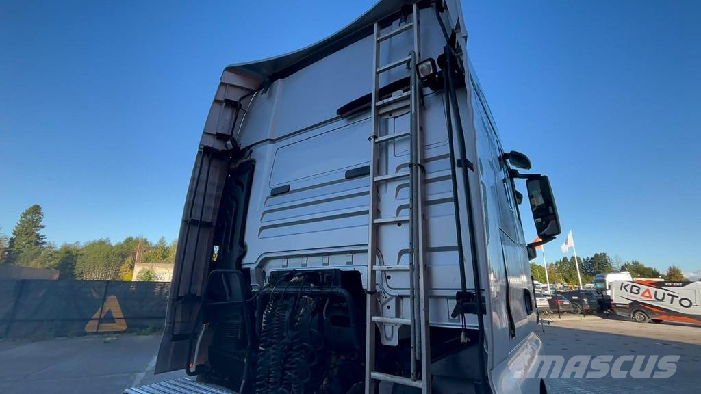 MAN TGX 28.500 6x2 XXL CAB / INTARDER / DOUBLE BOGIE Camiones tractor