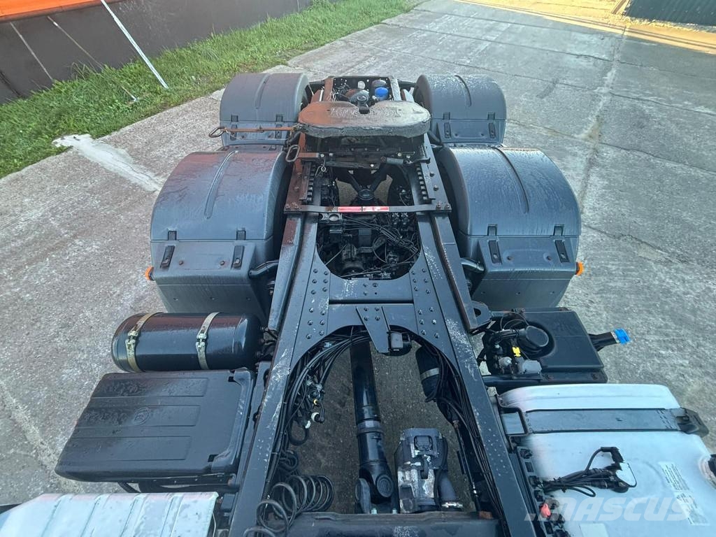MAN TGX 28.500 6x2 XXL CAB / INTARDER / DOUBLE BOGIE Camiones tractor