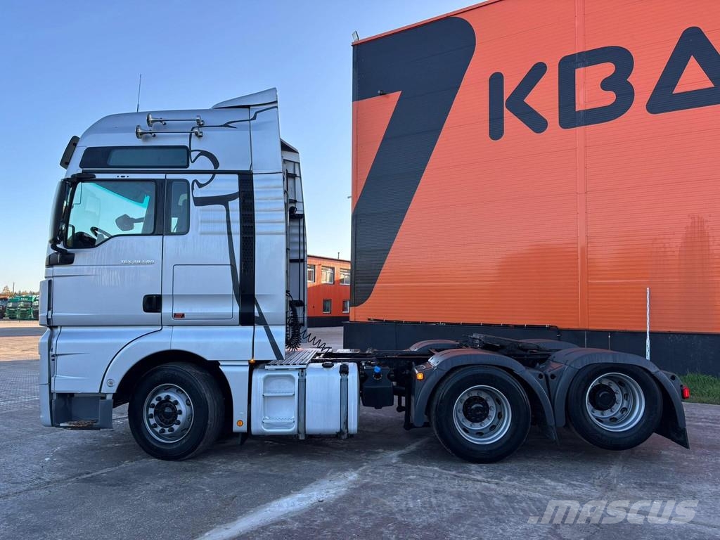 MAN TGX 28.500 6x2 XXL CAB / INTARDER / DOUBLE BOGIE Camiones tractor