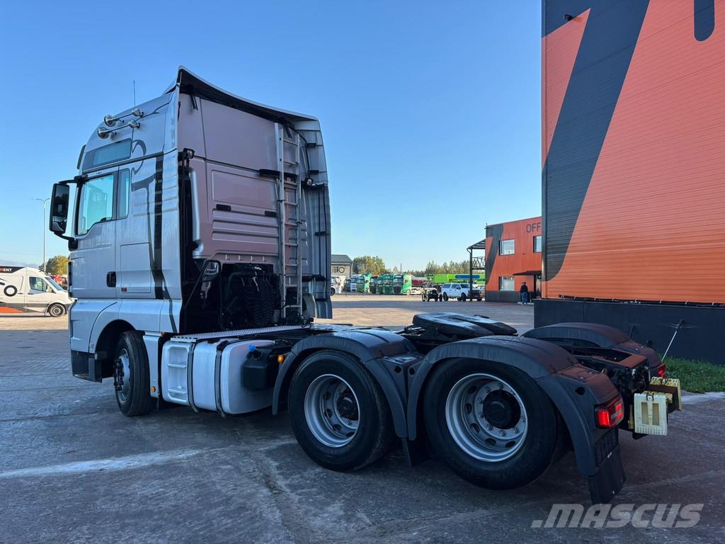 MAN TGX 28.500 6x2 XXL CAB / INTARDER / DOUBLE BOGIE Camiones tractor
