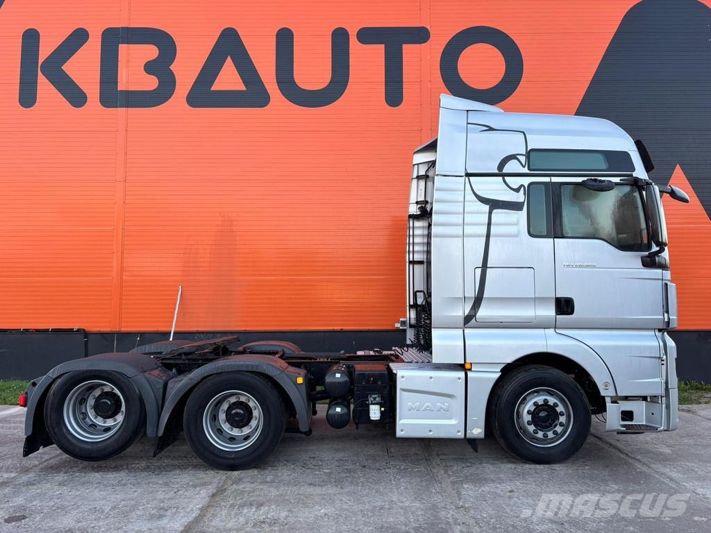 MAN TGX 28.500 6x2 XXL CAB / INTARDER / DOUBLE BOGIE Camiones tractor