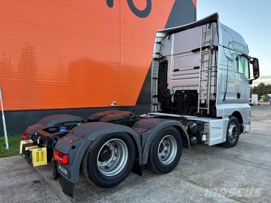 MAN TGX 28.500 6x2 XXL CAB / INTARDER / DOUBLE BOGIE Camiones tractor