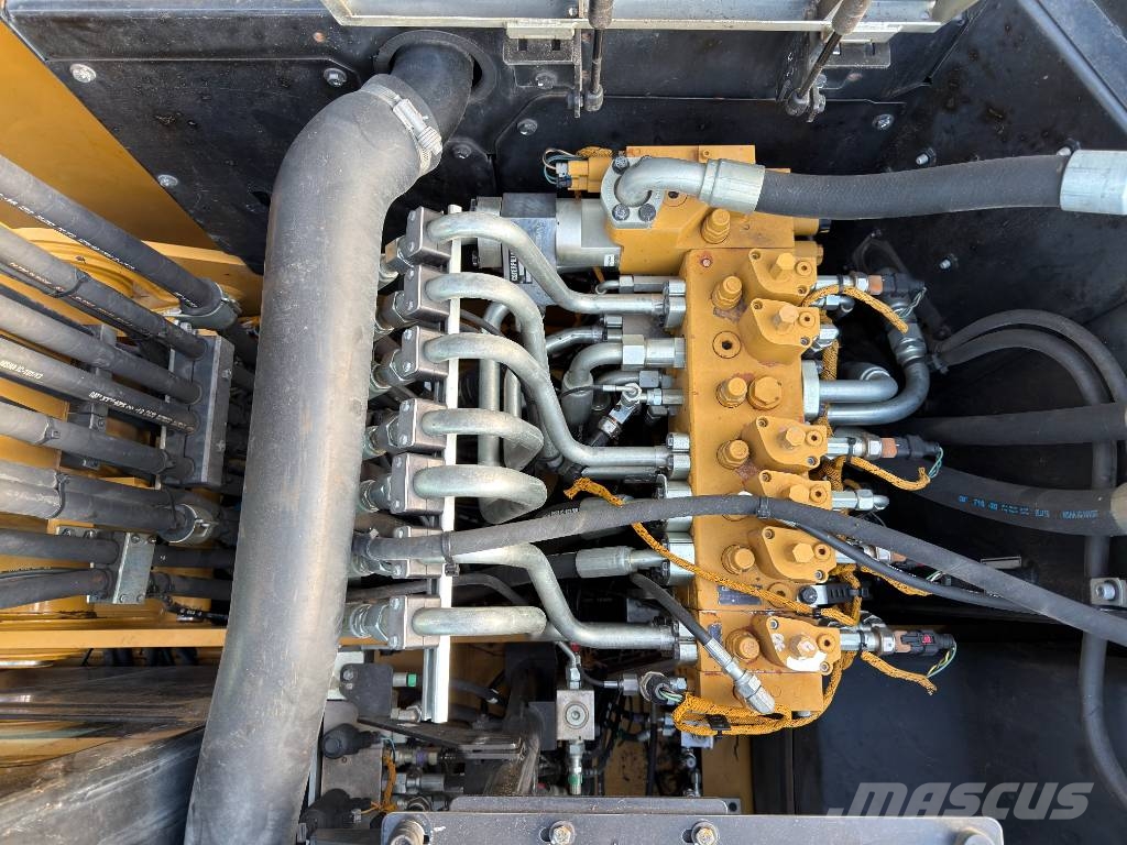 CAT M318F Excavatoare cu roti