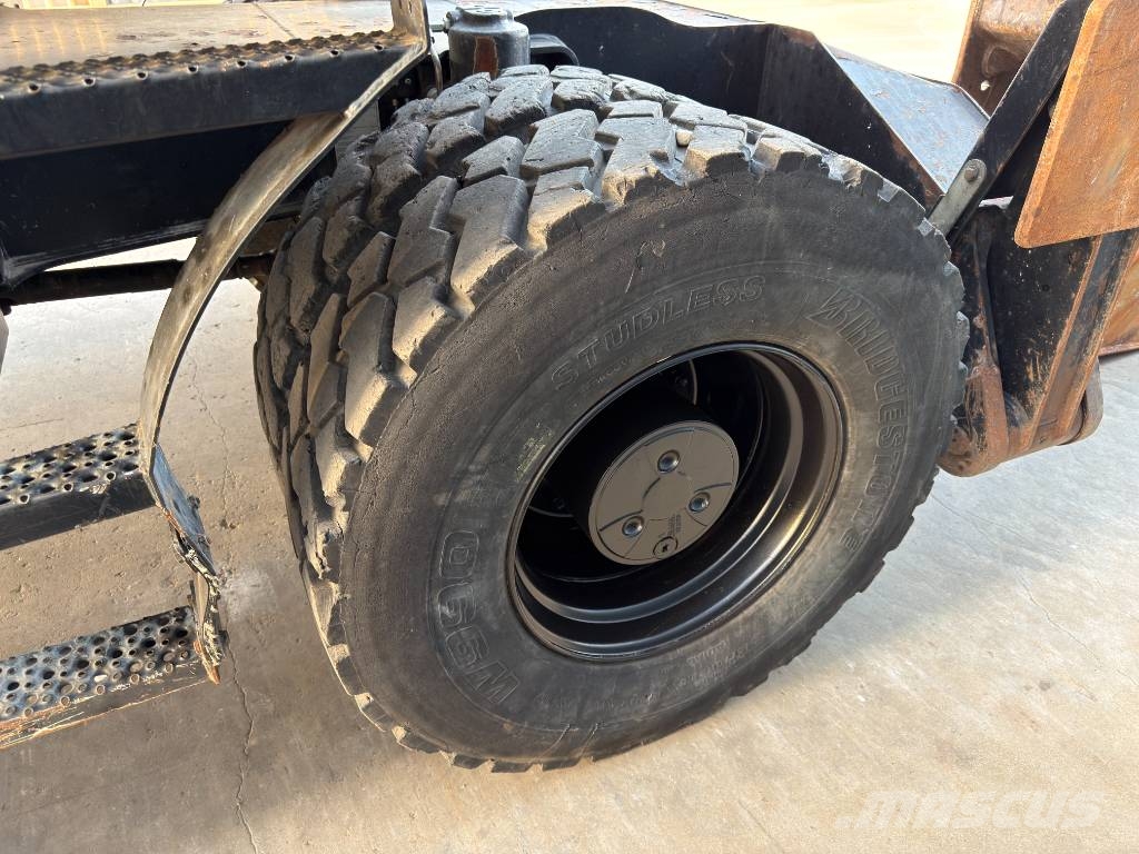 CAT M318F Excavatoare cu roti