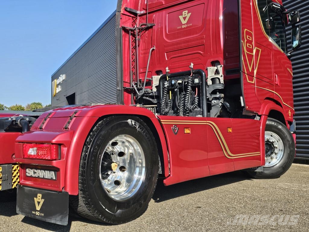 Scania S580 V8 4x2 / 50 YEAR EDITION / PARKING COOLER / 2 Cabezas tractoras