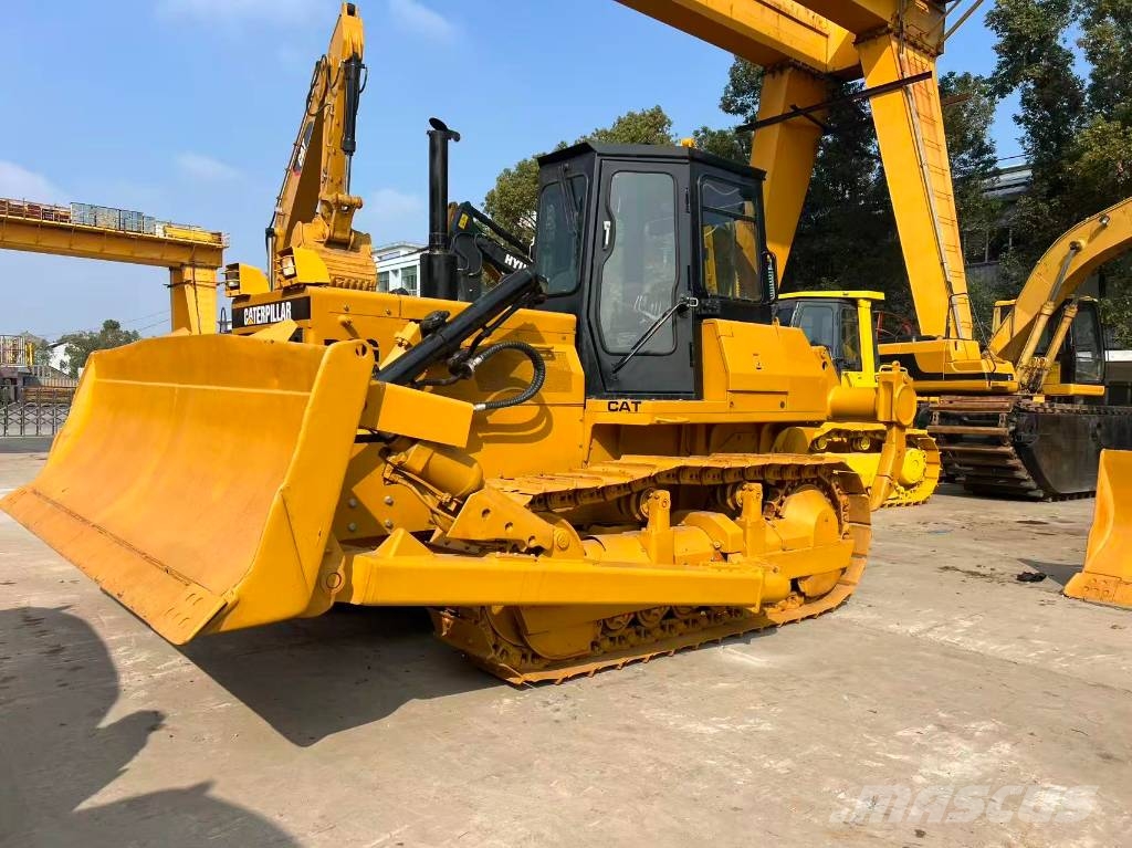 CAT D 6 G Telaketjupuskutraktorit