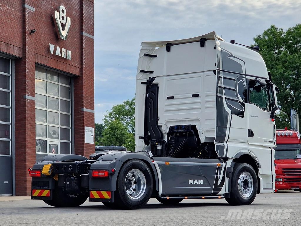 MAN TGX 18.520 4x2 - NEW - Show truck - Retarder - Nig 中古トラクターヘッド | トレーラーヘッド
