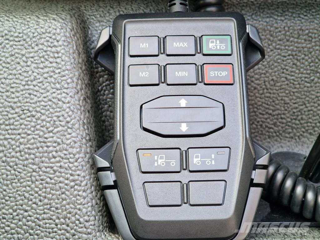 MAN TGX 18.520 4x2 - NEW - Show truck - Retarder - Nig 中古トラクターヘッド | トレーラーヘッド