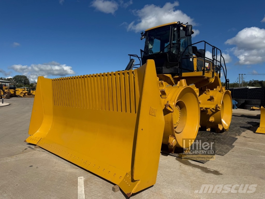 CAT 826 Jäätmetihendajad