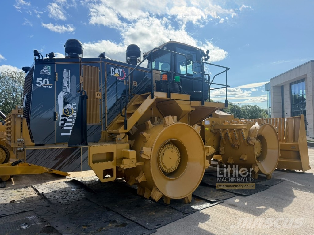 CAT 826 Jäätmetihendajad