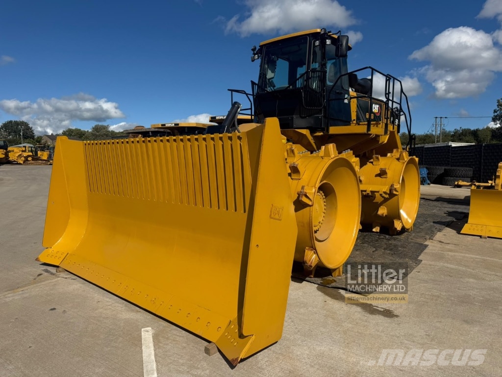CAT 826 Jäätmetihendajad