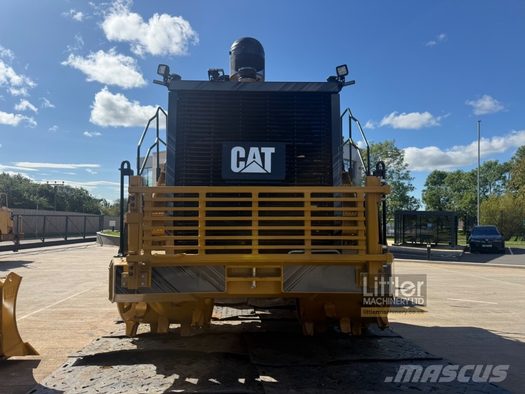 CAT 826 Jäätmetihendajad