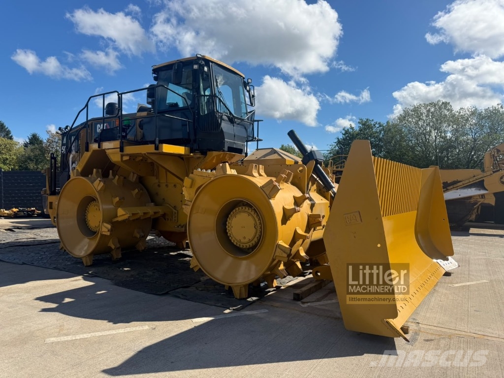 CAT 826 Jäätmetihendajad