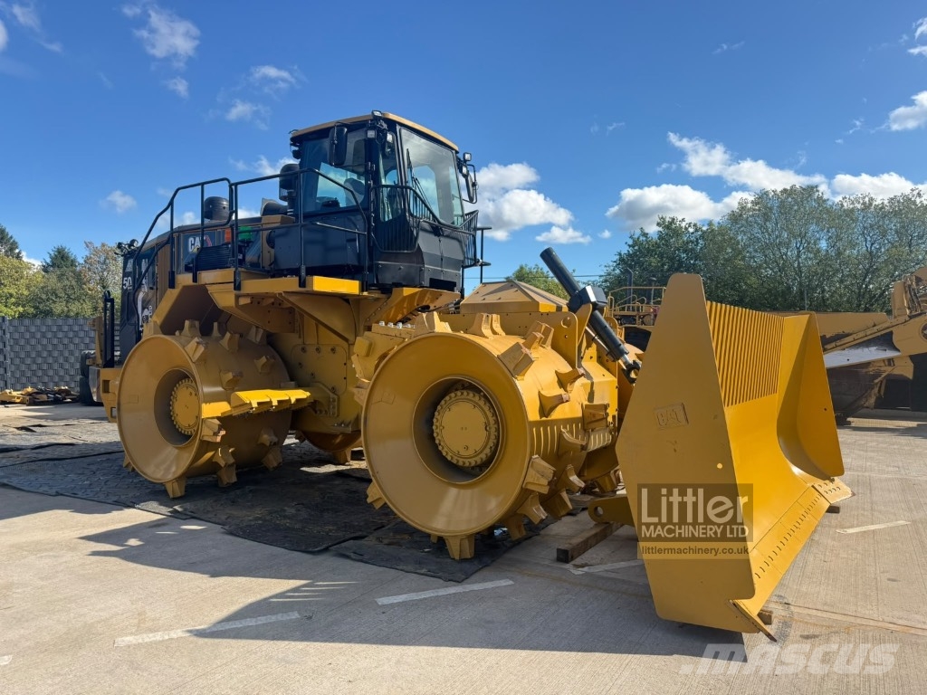CAT 826 Jäätmetihendajad