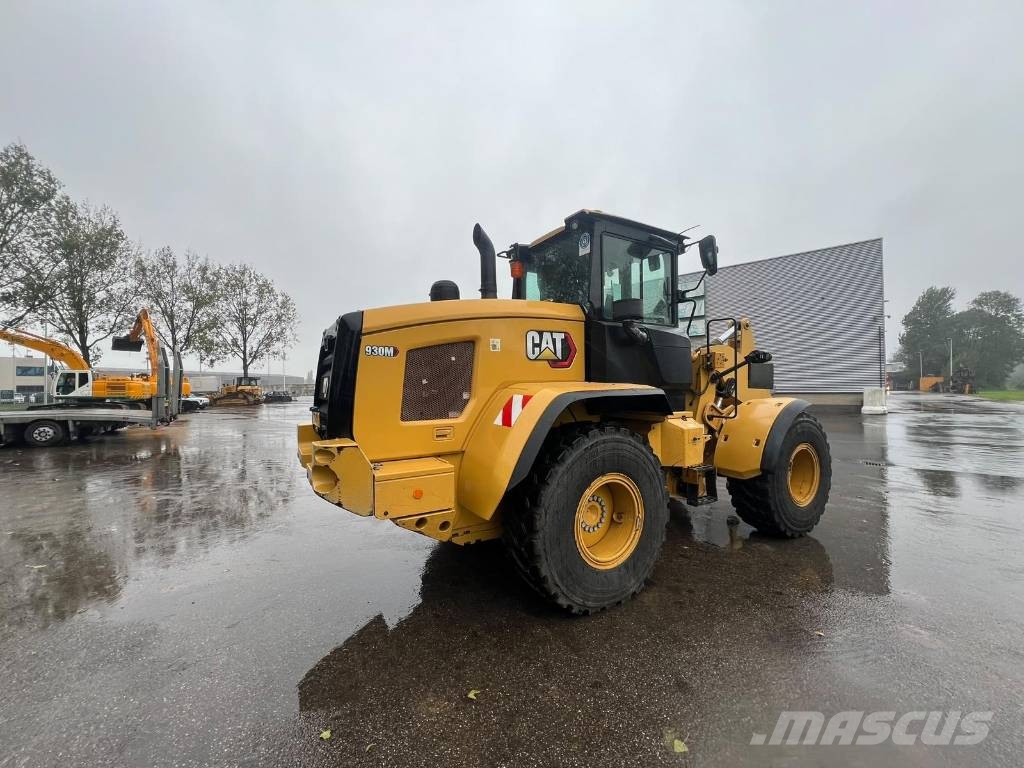 CAT 930M Kolesni nakladalci