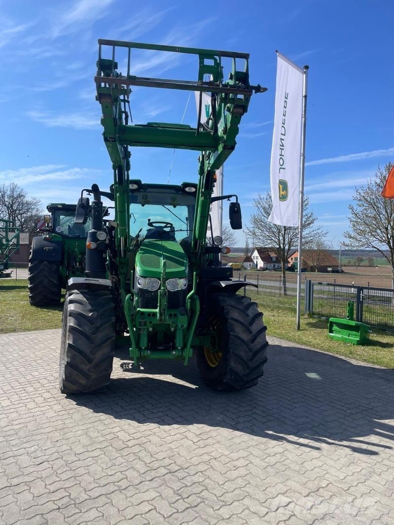 John Deere 6120M Traktoren