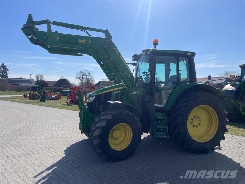 John Deere 6120M Traktoren