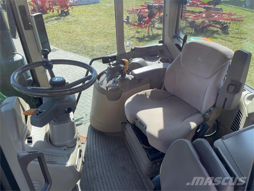 John Deere 6120M Traktoren