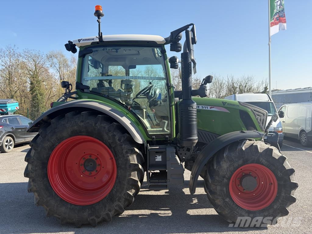 Fendt 311 S4 PROFI الجرارات