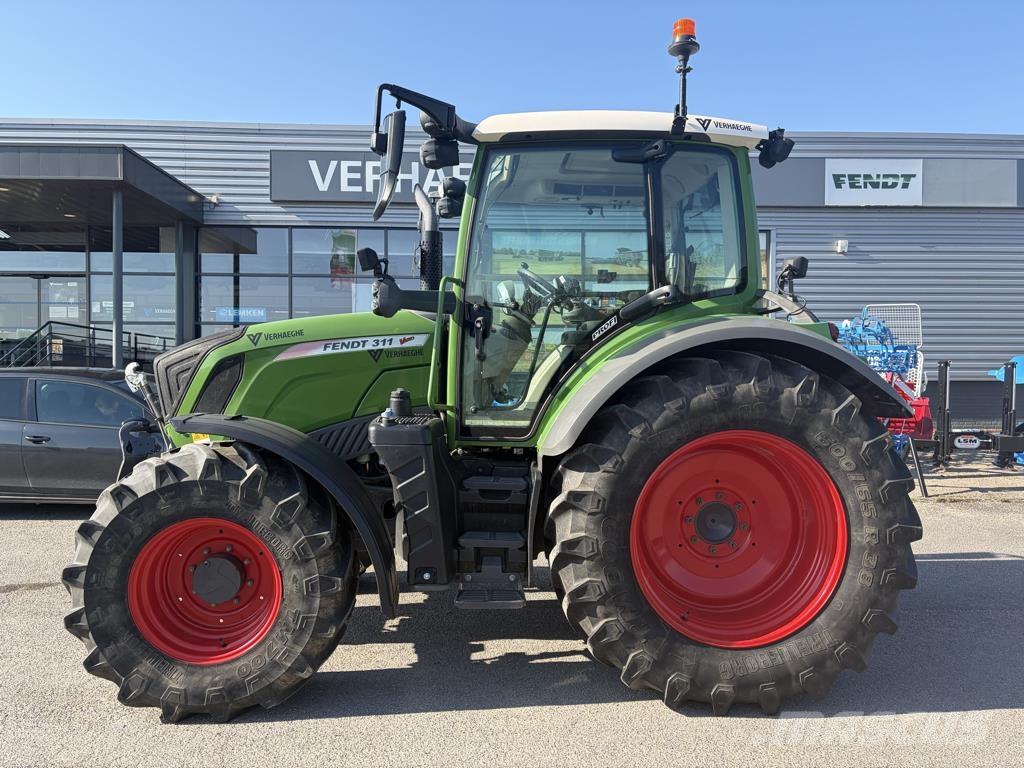 Fendt 311 S4 PROFI الجرارات
