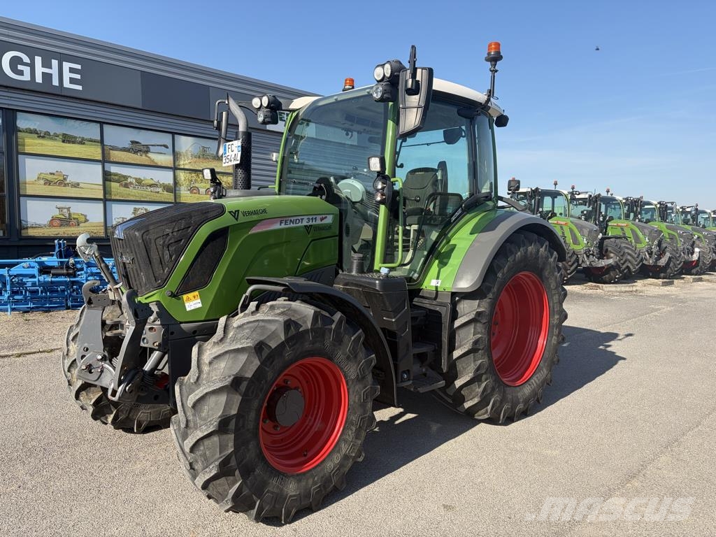 Fendt 311 S4 PROFI الجرارات