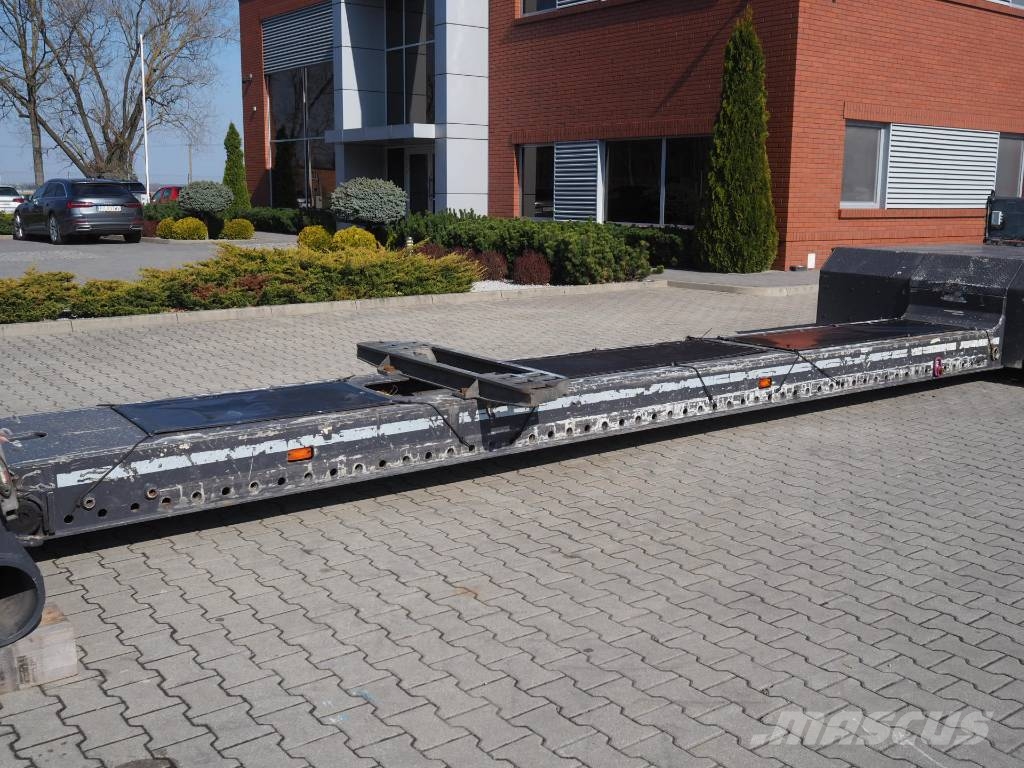 Recker SANR-38 Tieflader-Auflieger