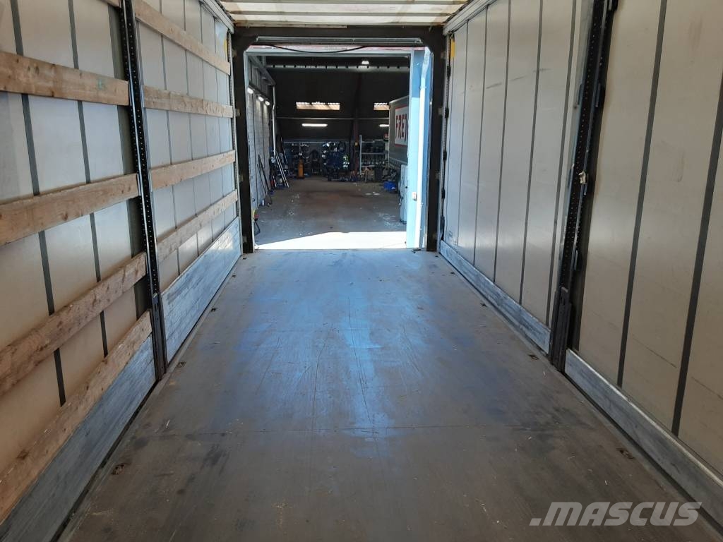 VAK LINK GARDIN MED LIFT Semirremolques con caja de lona