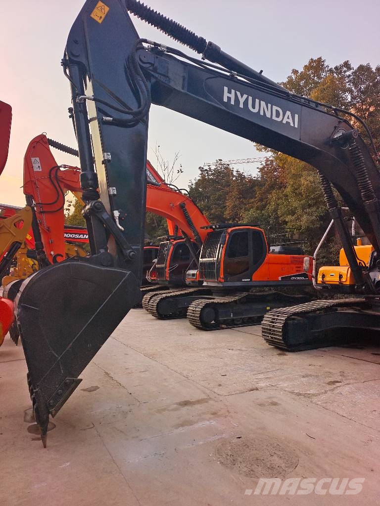 Hyundai 305LC-9T - 28th Anniversary Promotion Price Crawler excavators