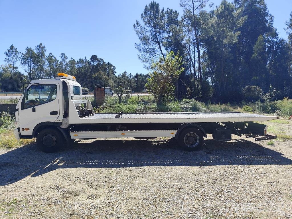 Toyota Dyna 150 شاحنات مسطحة/مفصلية الجوانب