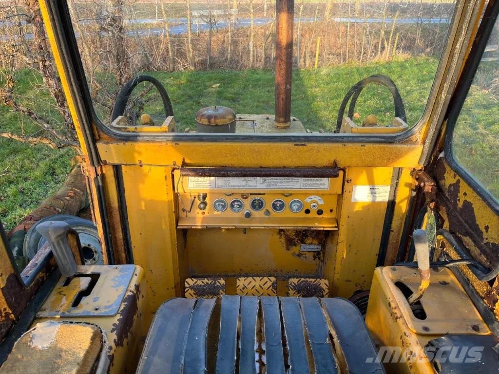 CAT 931 Larvebåndslæssere